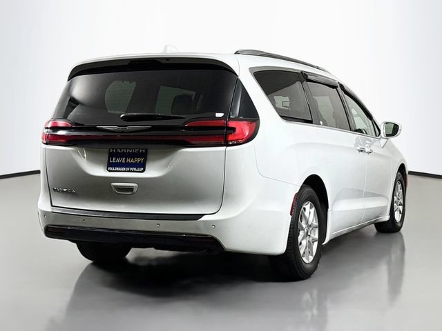 Used 2021 Chrysler Pacifica Touring-L FWD image 7