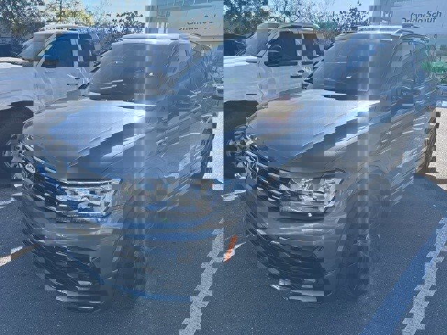 Certified 2021 Volkswagen Tiguan SE R-Line image 3