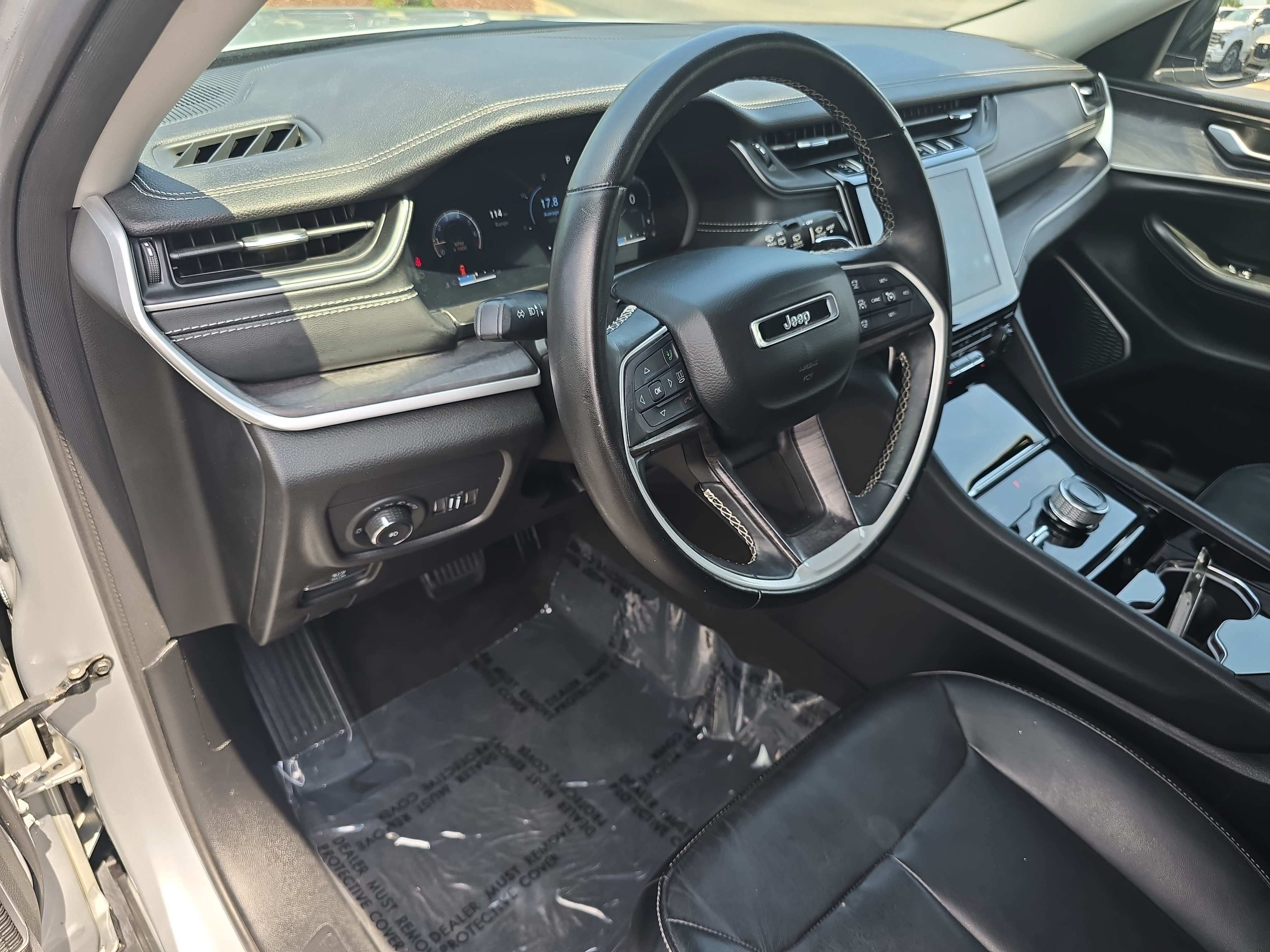 Used 2021 Jeep Grand Cherokee L Limited AWD/4WD image 17