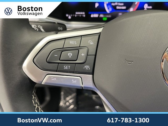 Used 2025 Volkswagen Taos SE w/ Panoramic Sunroof Package image 11