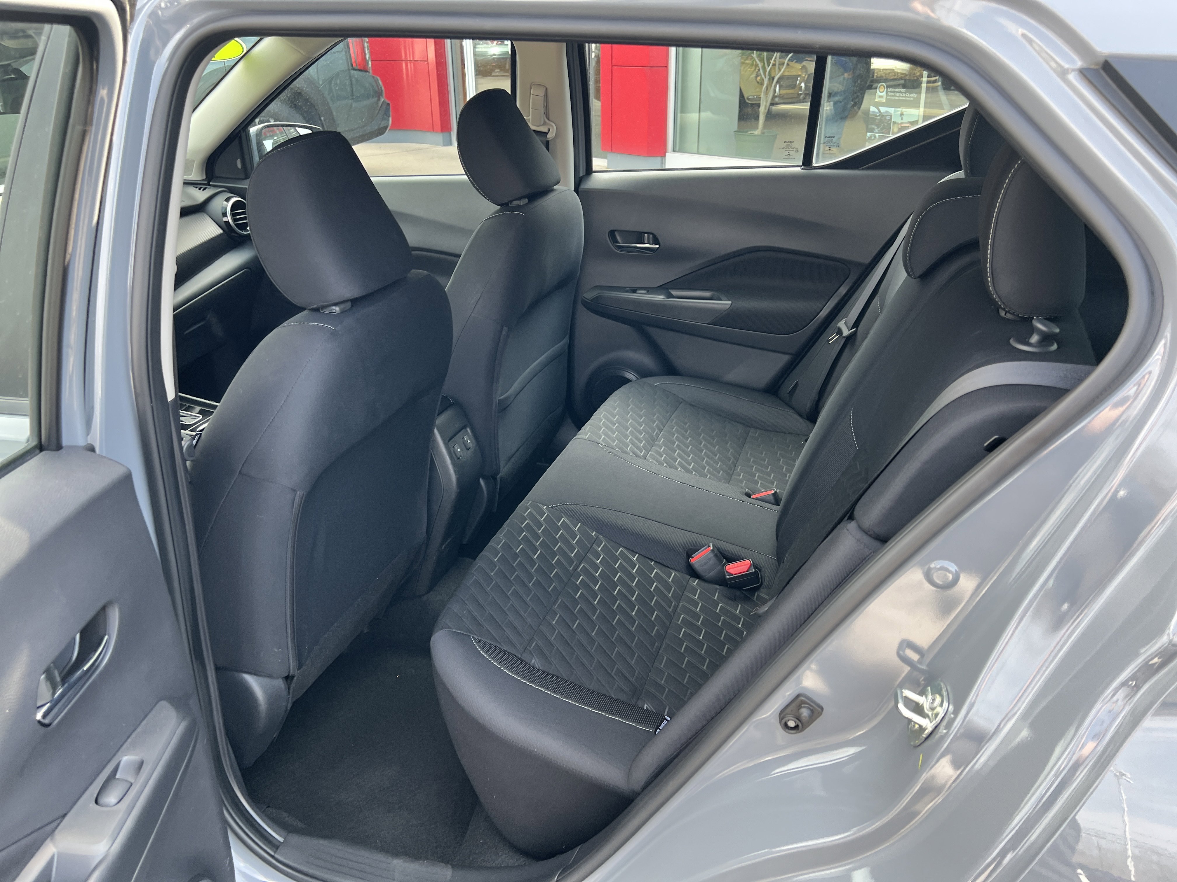 Used 2023 Nissan Kicks SV image 6