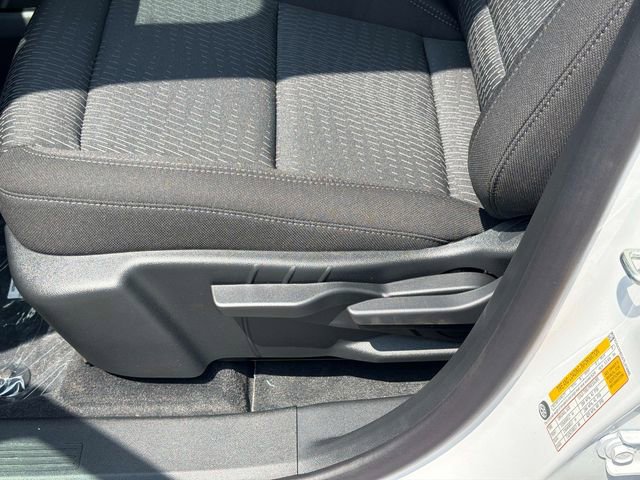 New 2026 Chevrolet Equinox LT w/ Safety and Technology Package FWD image 19