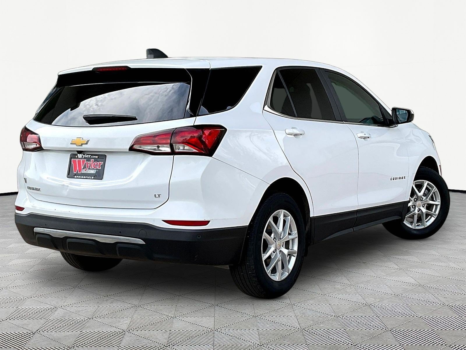 Used 2023 Chevrolet Equinox LT FWD image 6