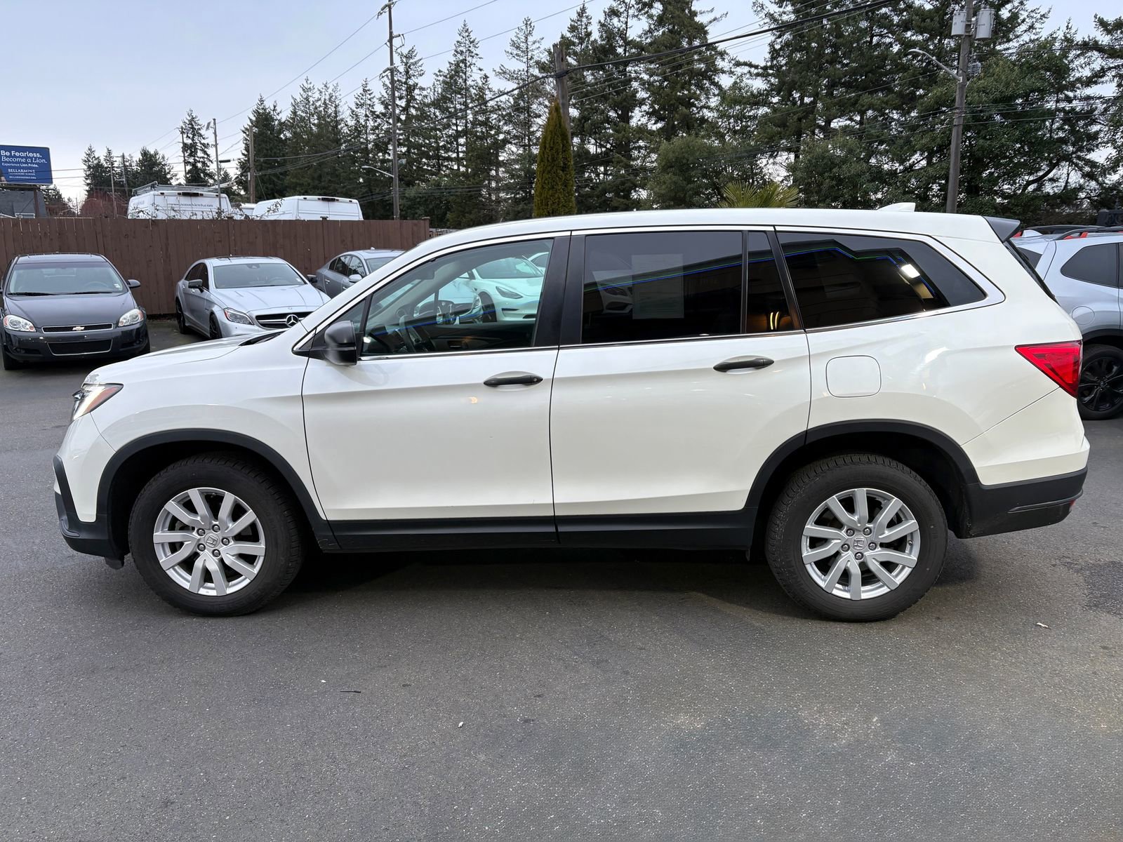 Used 2019 Honda Pilot LX image 4