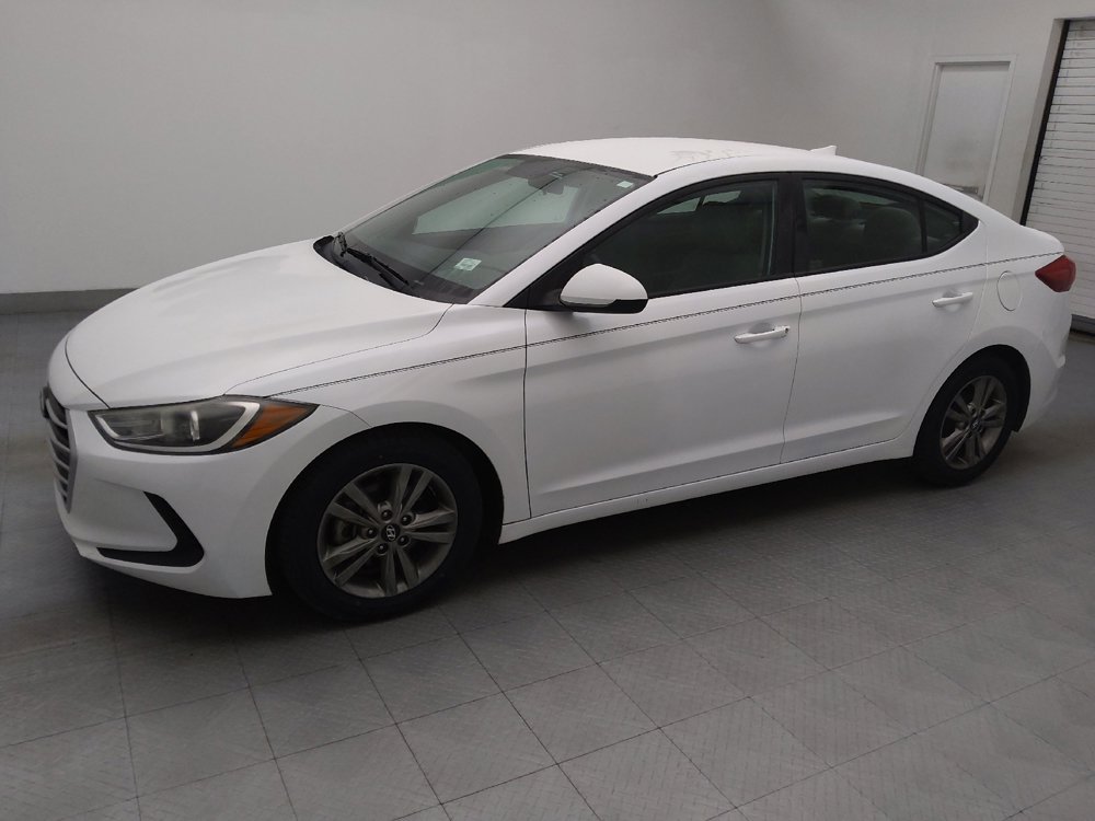 Used 2017 Hyundai Elantra SE image 2