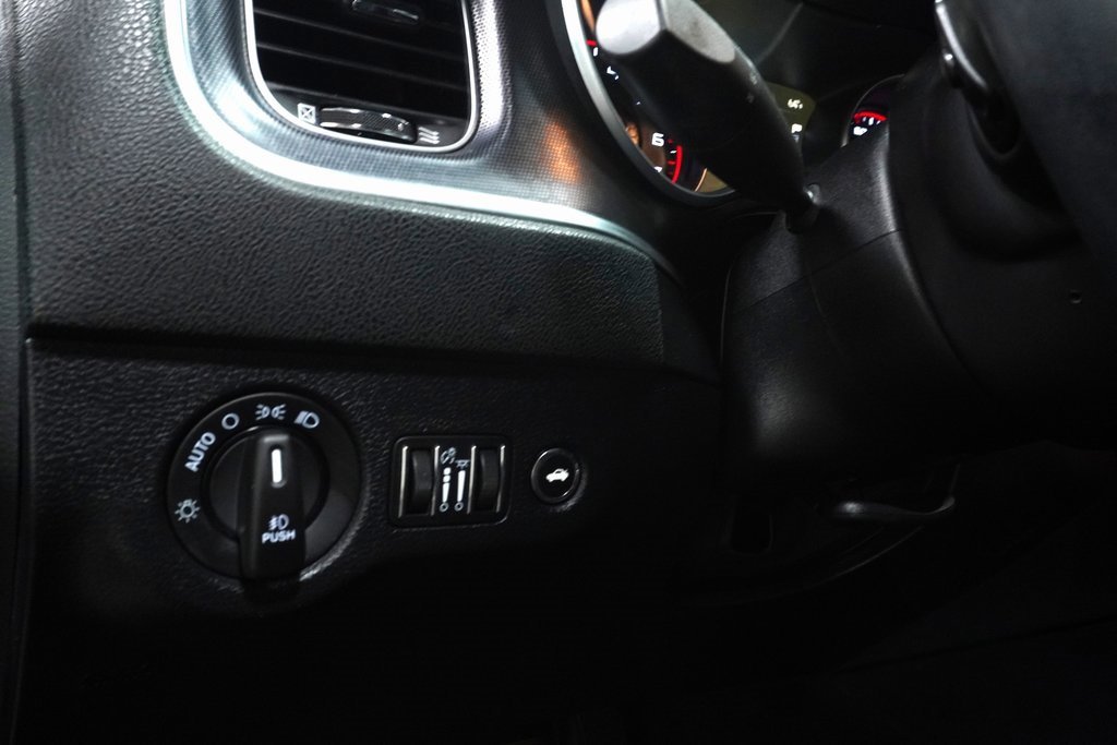 Used 2017 Dodge Charger SXT image 21