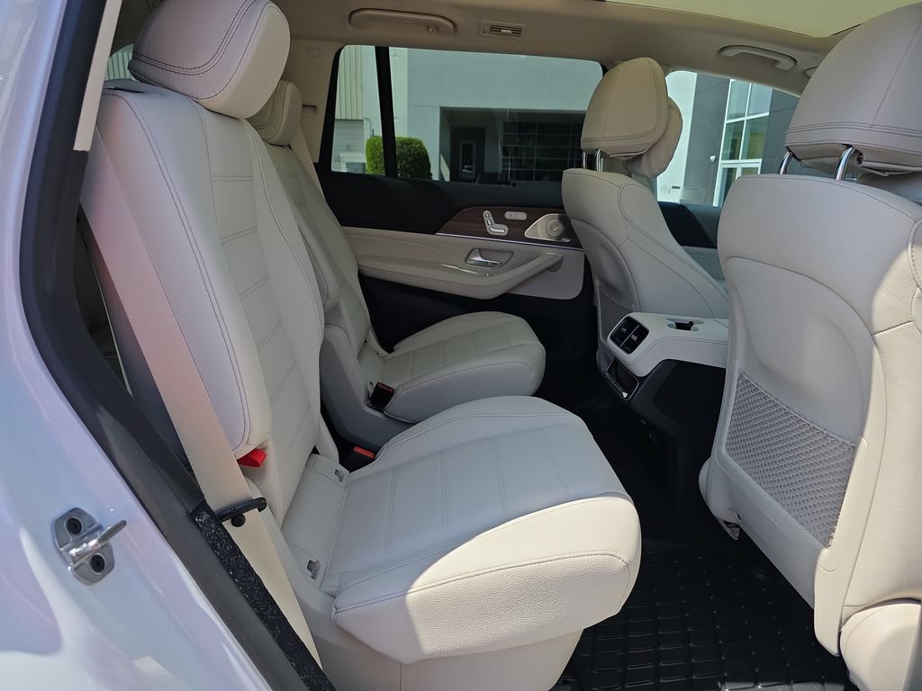 New 2026 Mercedes-Benz GLS 450 4MATIC image 17