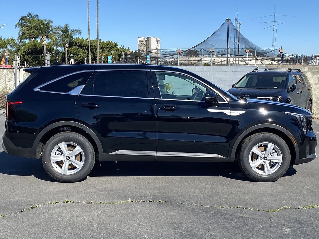 New 2026 Kia Sorento LX FWD image 2