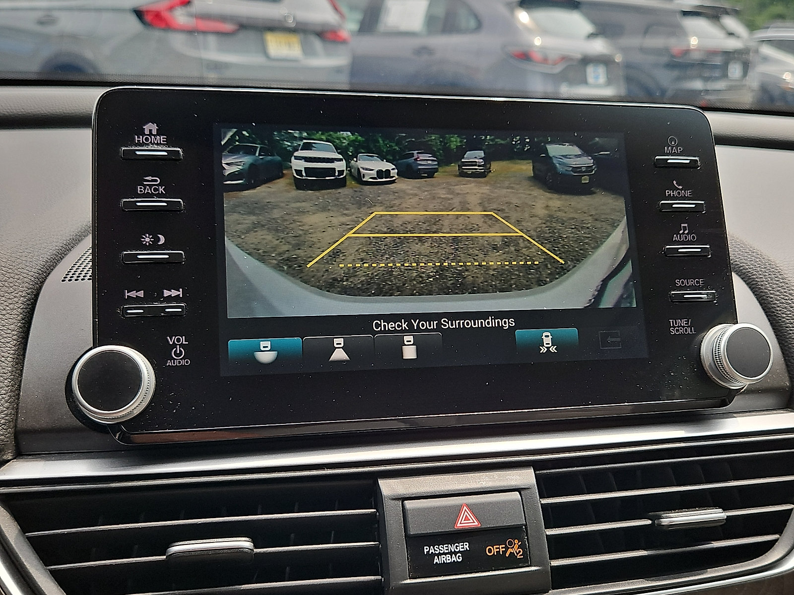 Used 2018 Honda Accord Touring image 19