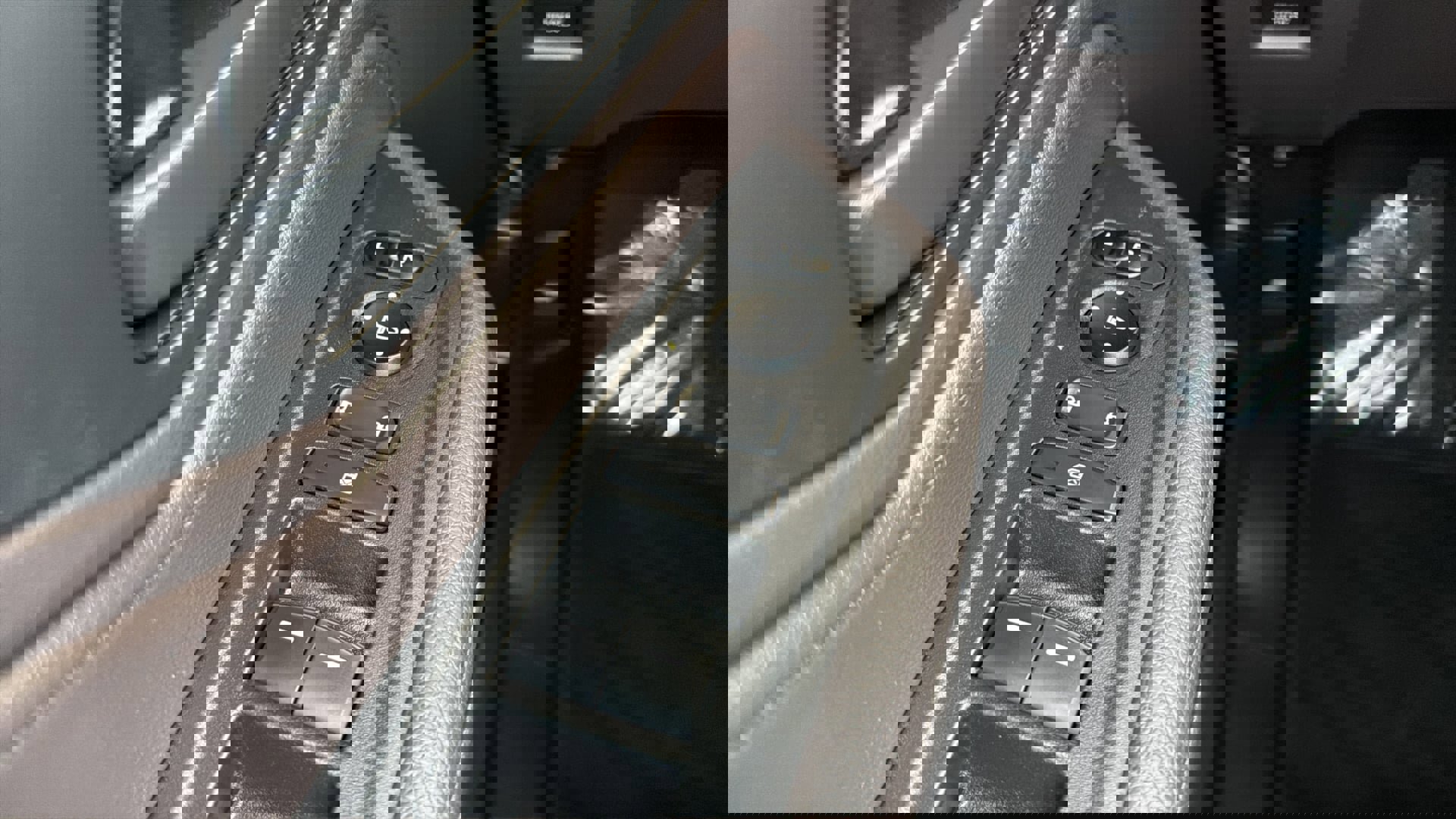 Used 2018 Honda Odyssey EX image 19