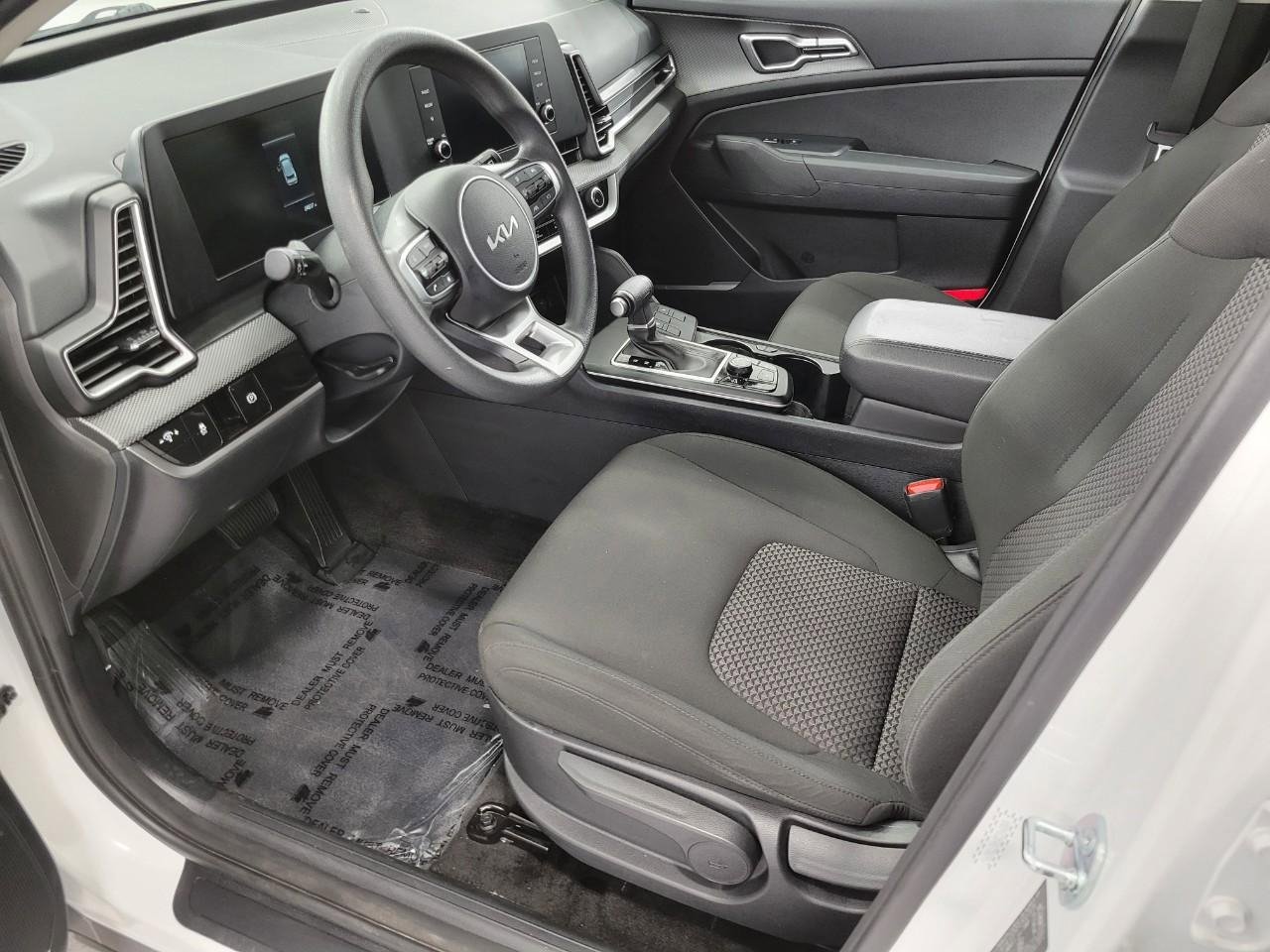 Used 2025 Kia Sportage LX AWD/4WD image 9