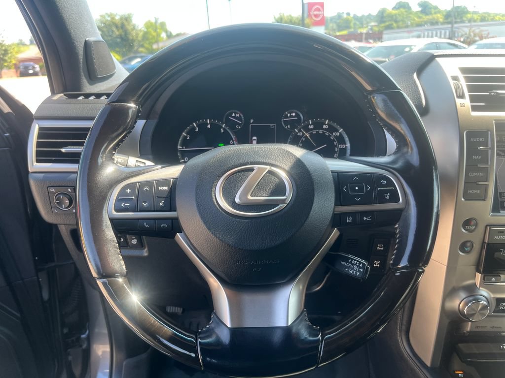 Used 2021 Lexus GX 460 Premium w/ Accessory Package AWD/4WD image 23