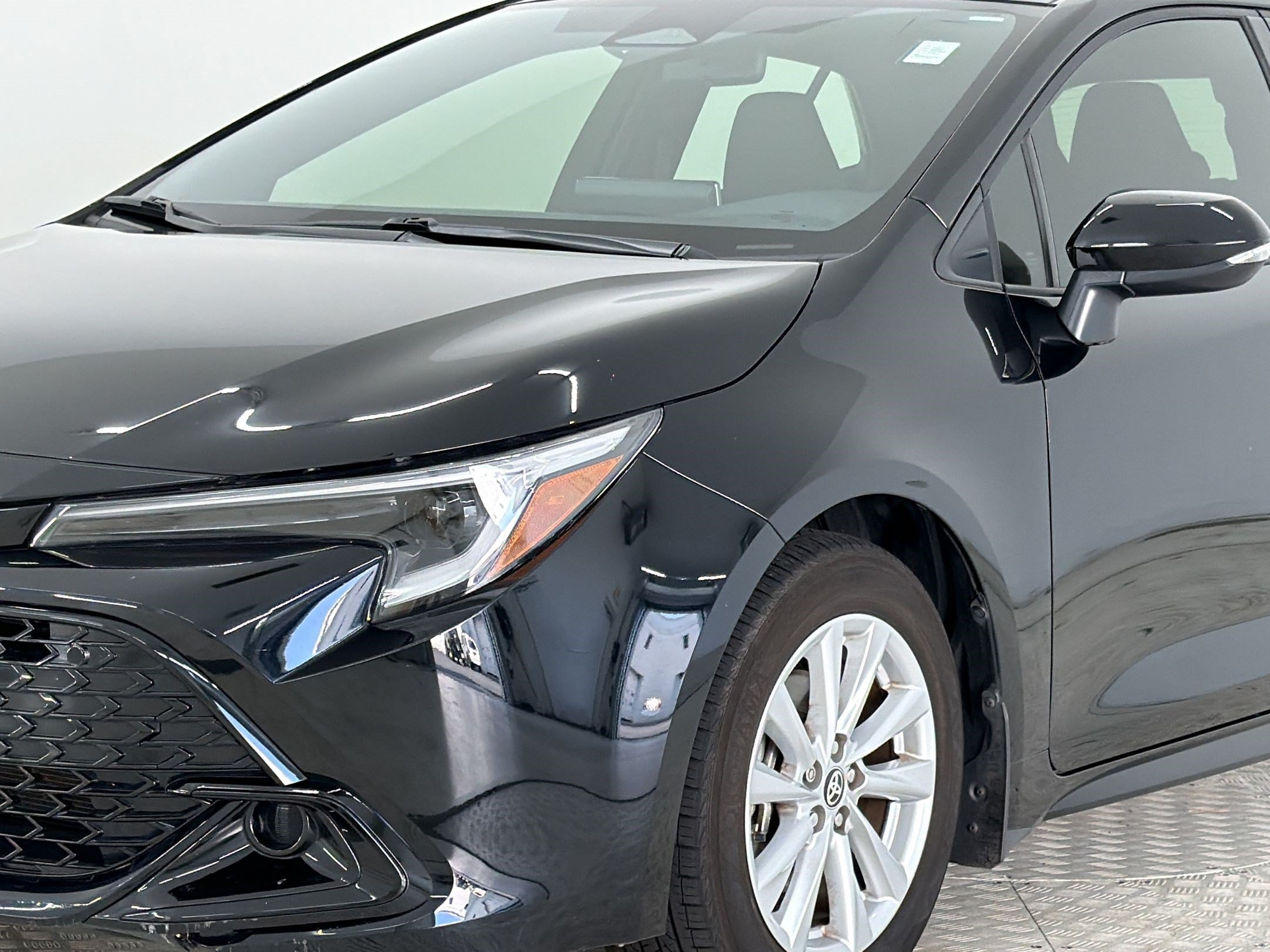 Used 2025 Toyota Corolla SE FWD image 24