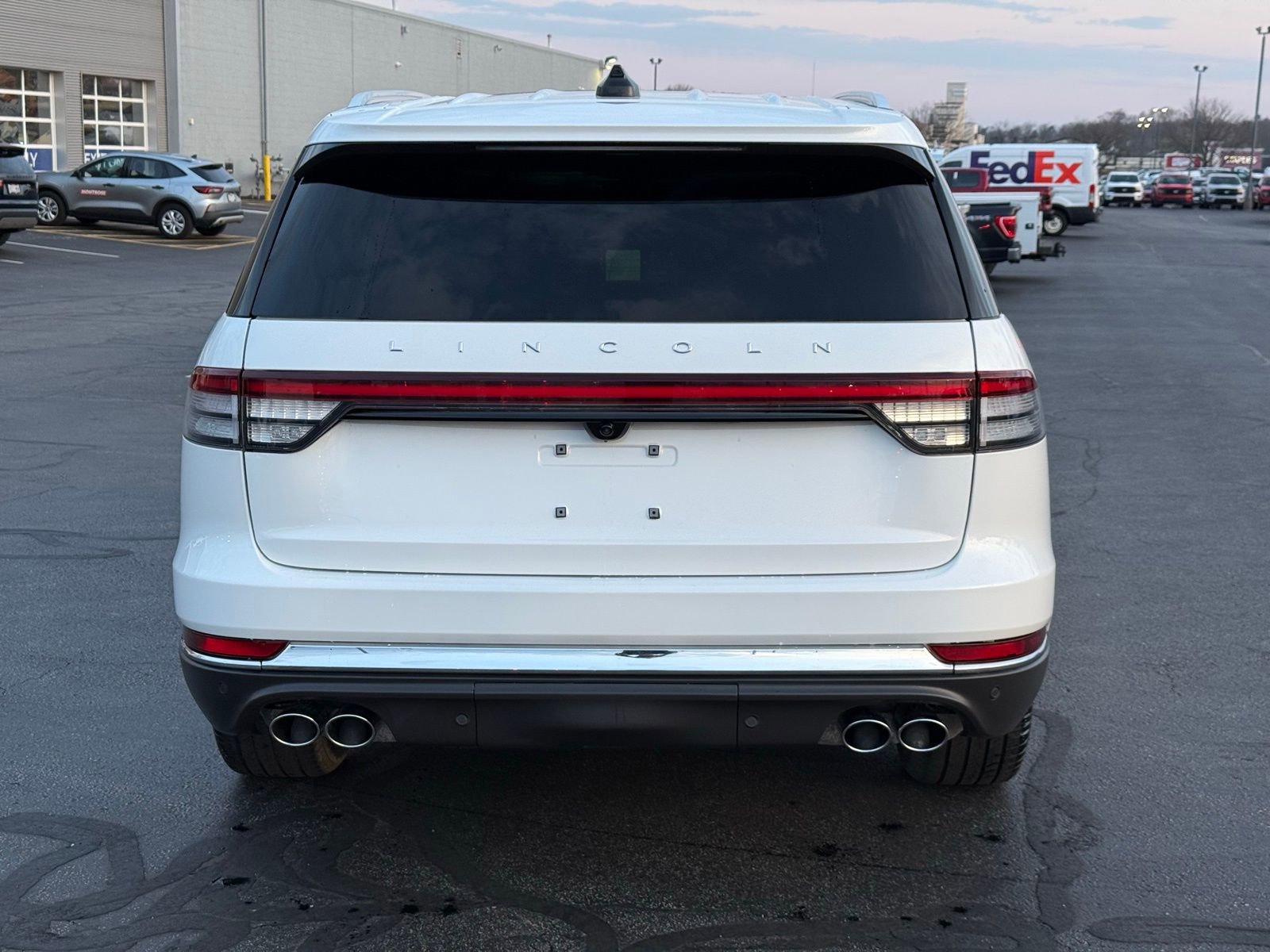 Used 2025 Lincoln Aviator Reserve w/ Illumination Package AWD/4WD image 4