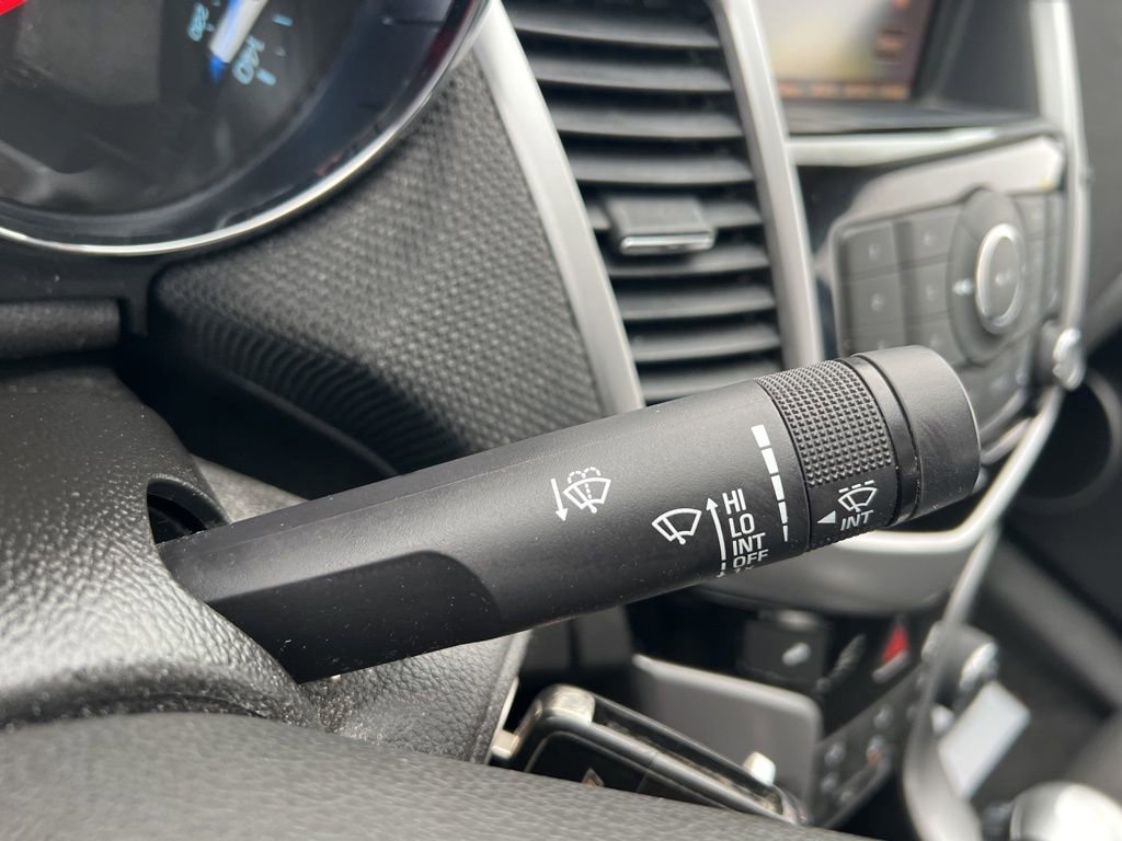 Used 2015 Chevrolet Cruze LT w/ Sun And Sound Package image 13