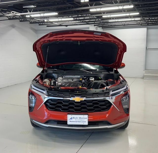 Used 2024 Chevrolet Trax LT w/ LT Convenience Package FWD image 28