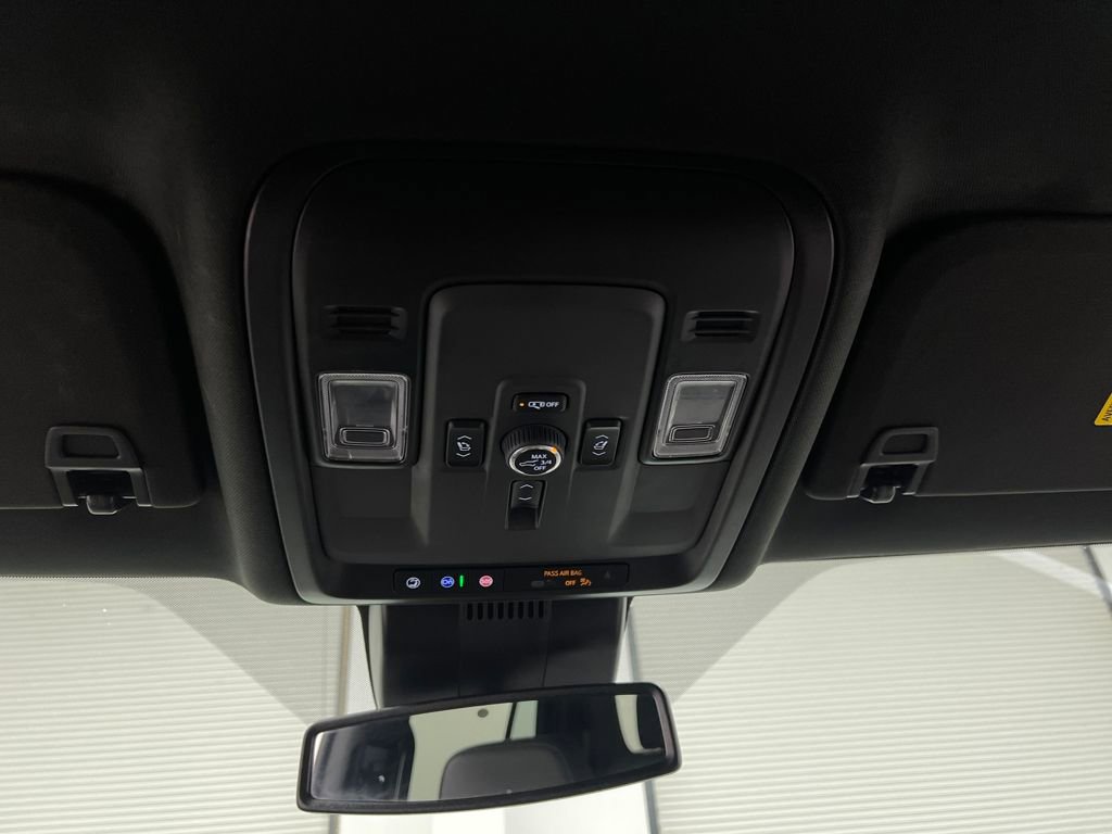 Used 2025 GMC Yukon Denali image 62