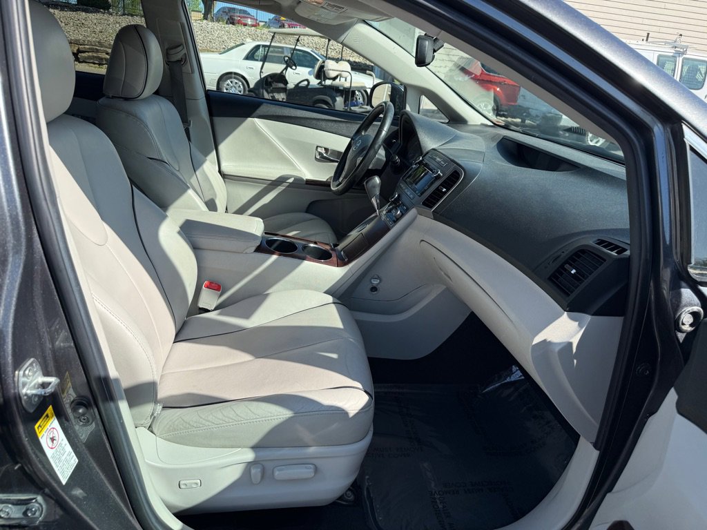 Used 2011 Toyota Venza AWD image 13