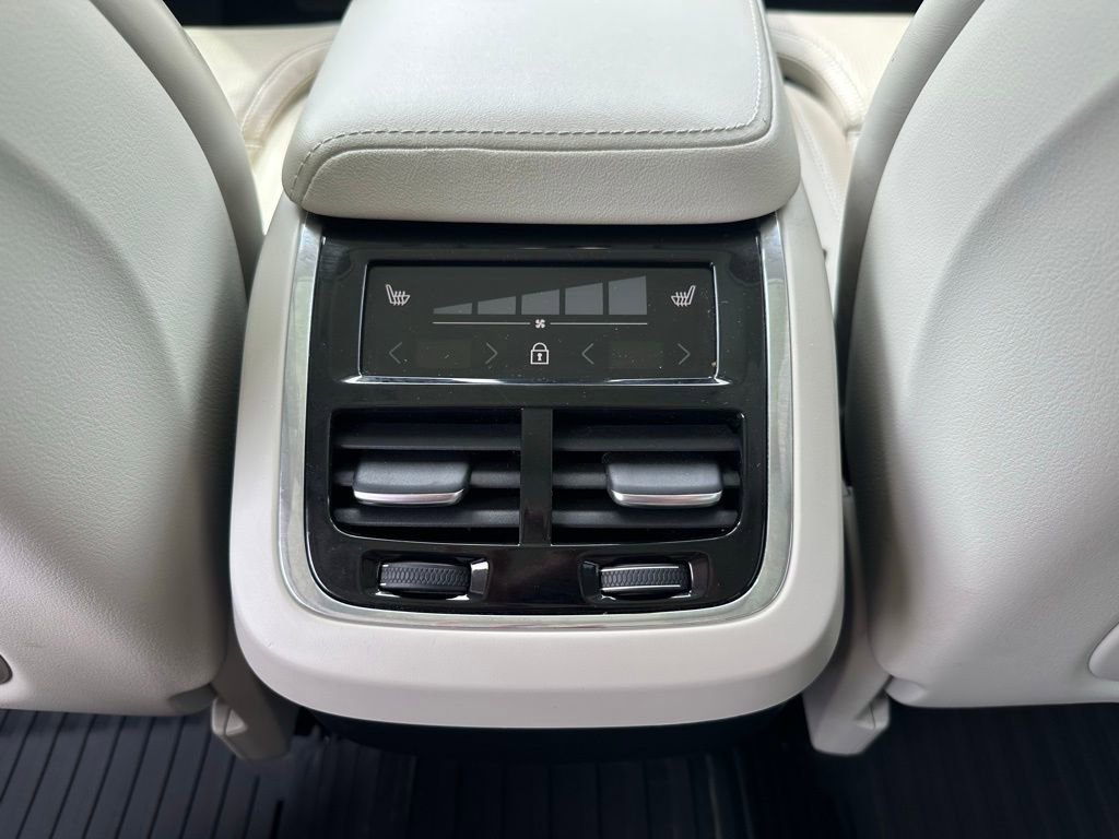 Used 2022 Volvo XC60 B5 Inscription w/ Advanced Package image 23