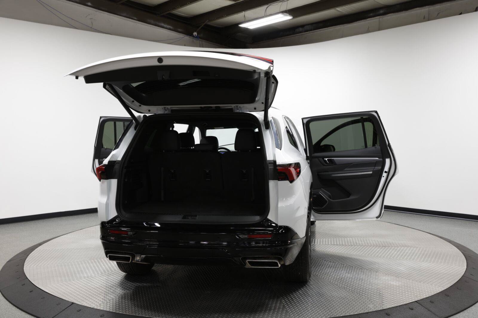 Certified 2026 Buick Enclave Sport Touring AWD/4WD image 13
