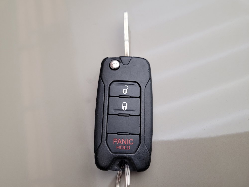 Used 2015 Jeep Renegade Latitude image 32