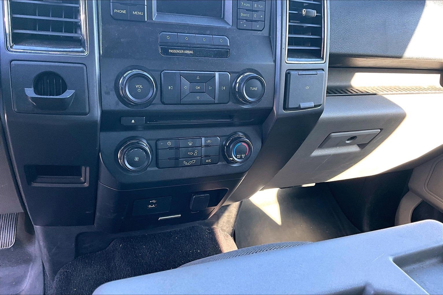 Used 2017 Ford F150 XLT image 11