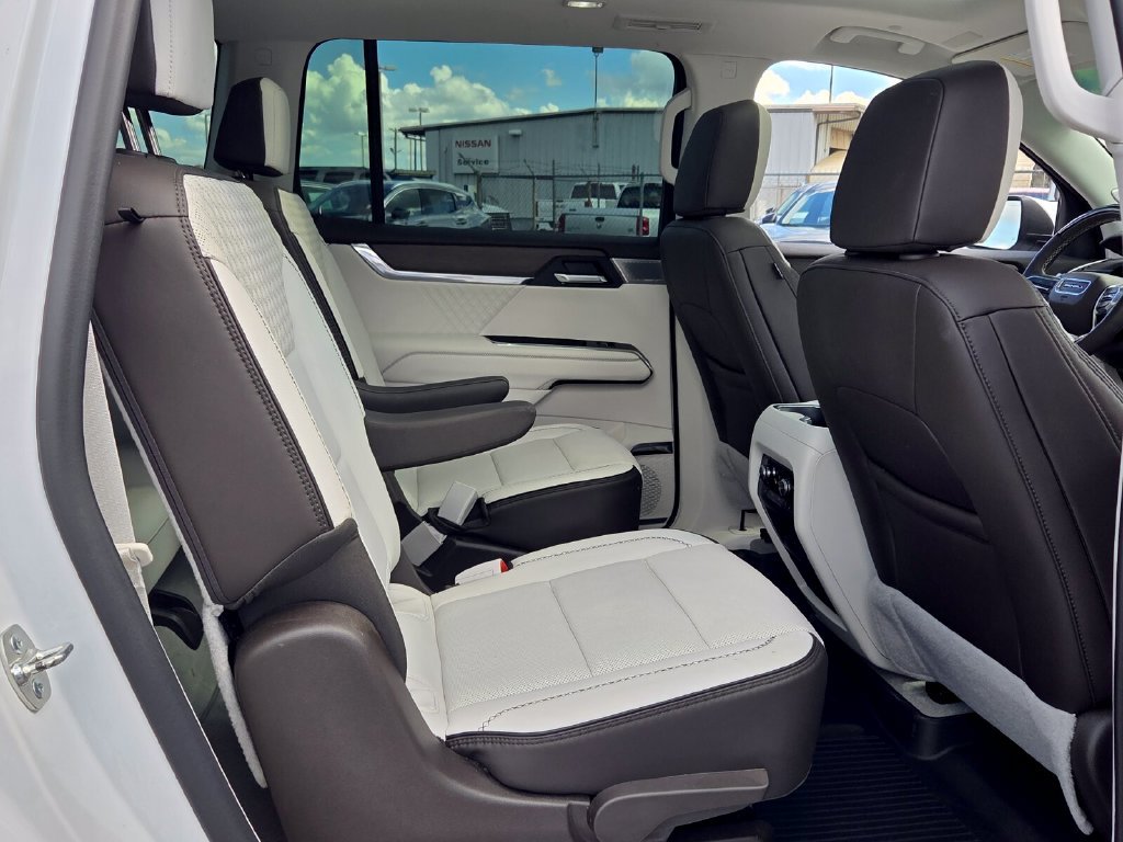 Certified 2025 GMC Acadia Denali w/ Super Cruise Package FWD image 16
