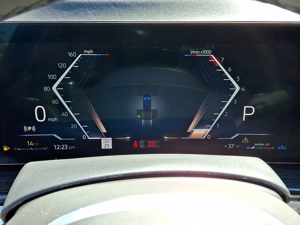 Used 2025 BMW X7 xDrive40i w/ M Sport Package image 23