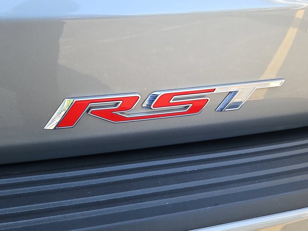 Used 2024 Chevrolet Suburban RST w/ Luxury Package AWD/4WD image 8