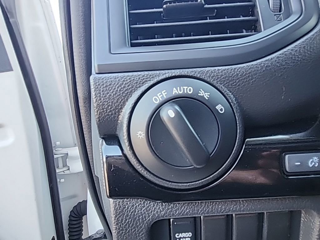 Used 2022 Nissan Titan SV AWD/4WD image 30