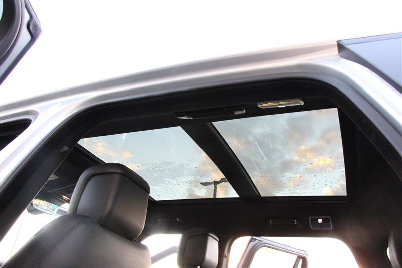 Used 2020 Land Rover Range Rover HSE AWD/4WD image 25