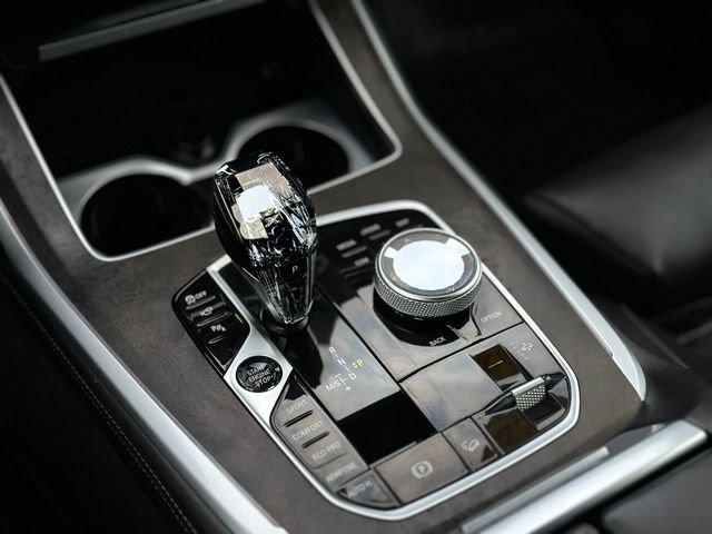 Used 2022 BMW X7 xDrive40i w/ M Sport Package AWD/4WD image 14