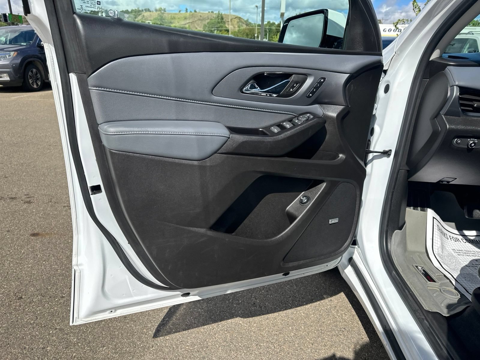 Used 2018 Chevrolet Traverse Premier AWD/4WD image 17