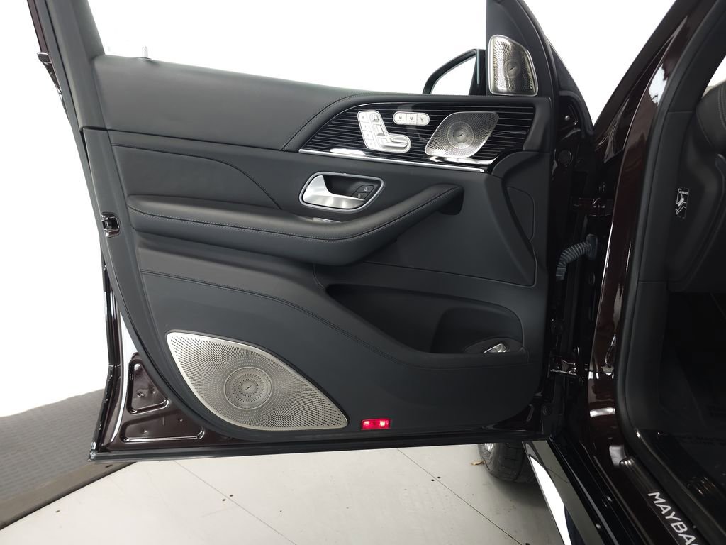 Used 2024 Mercedes-Benz Maybach GLS 600 4MATIC image 5