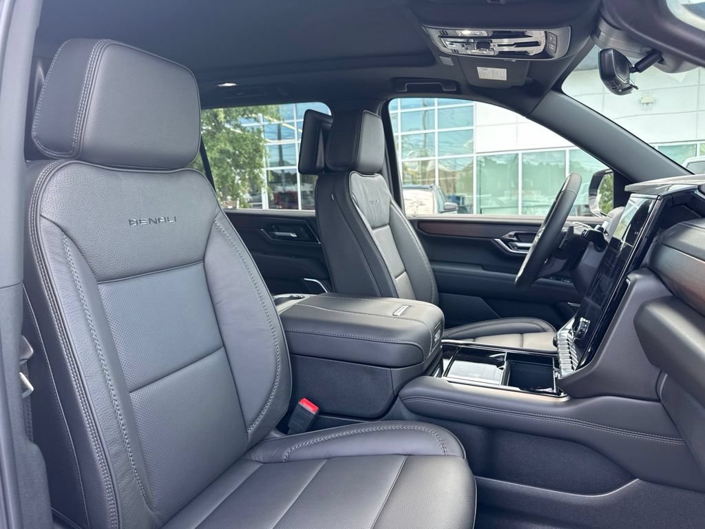 New 2026 GMC Yukon XL Denali w/ Denali Reserve Package AWD/4WD image 19
