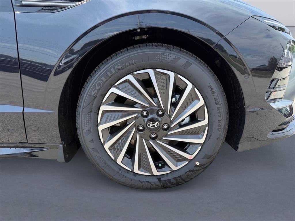 New 2026 Hyundai Sonata Limited FWD image 9