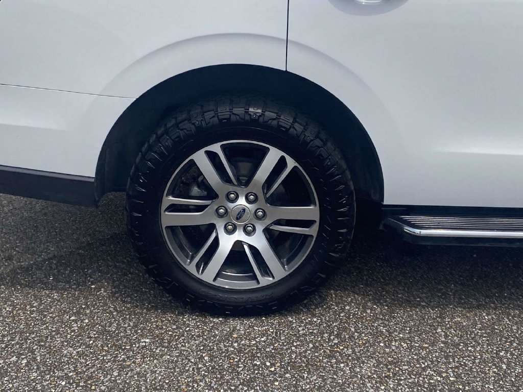 Used 2022 Ford Expedition Limited AWD/4WD image 9