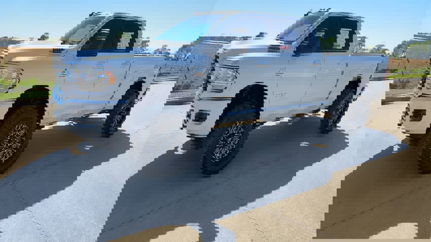 Used 2024 RAM 2500 Lone Star w/ Sport Appearance Package image 5