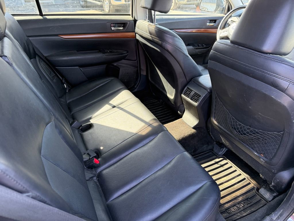 Used 2013 Subaru Outback 2.5i Limited AWD/4WD image 7