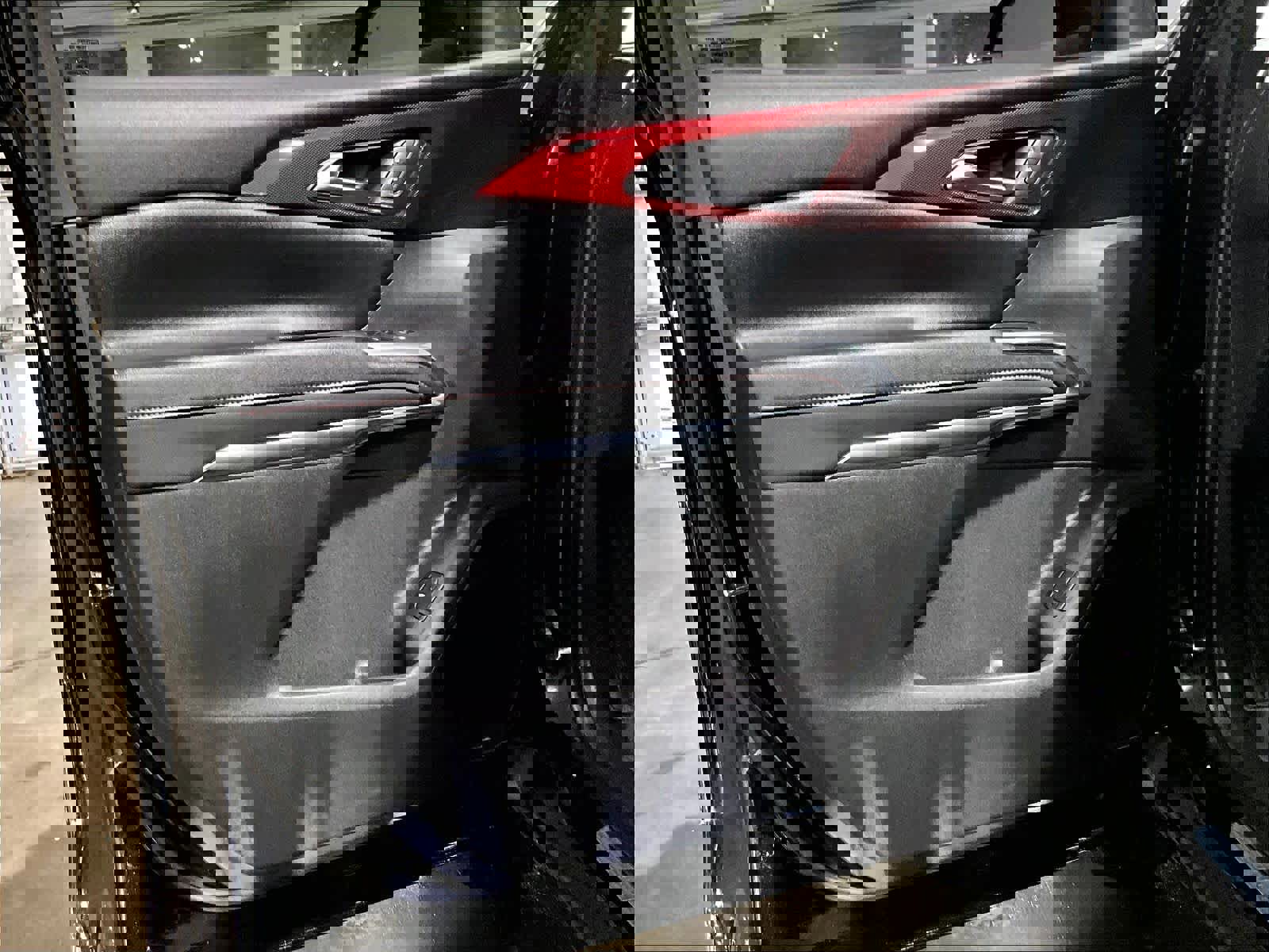 Used 2025 Chevrolet Traverse Z71 w/ Driver Confidence Package image 9