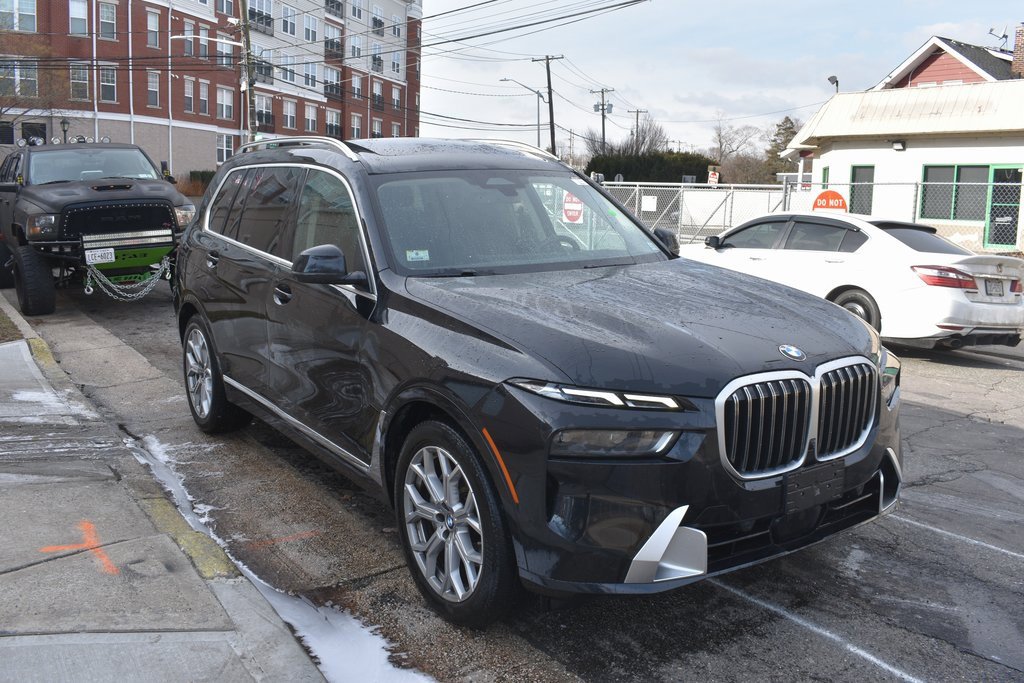 Used 2025 BMW X7 xDrive40i image 4