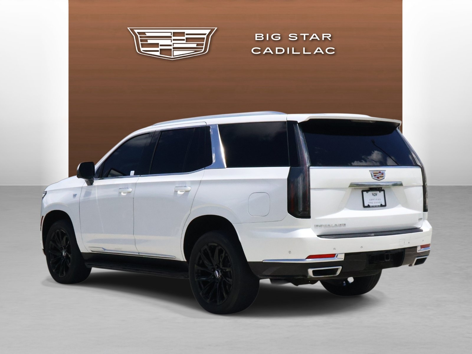 Certified 2025 Cadillac Escalade Premium Luxury RWD image 3
