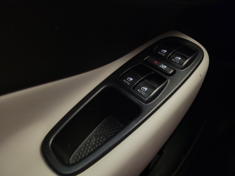 Used 2019 FIAT 500L Trekking w/ Popular Equipment Group image 27