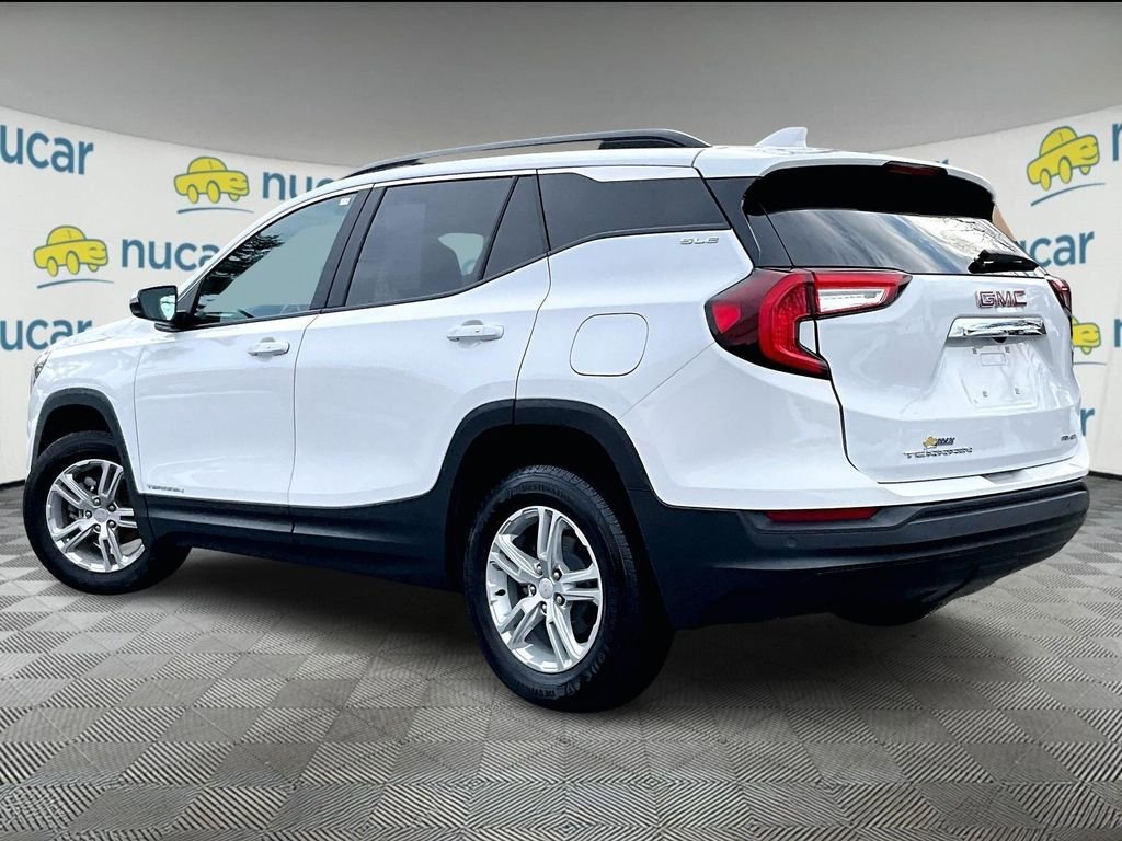 Used 2023 GMC Terrain SLE w/ Driver Convenience Package AWD/4WD image 2