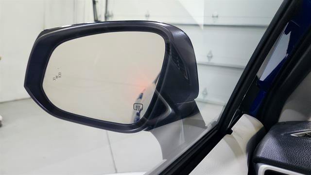 Used 2025 Toyota Corolla Cross LE FWD image 12