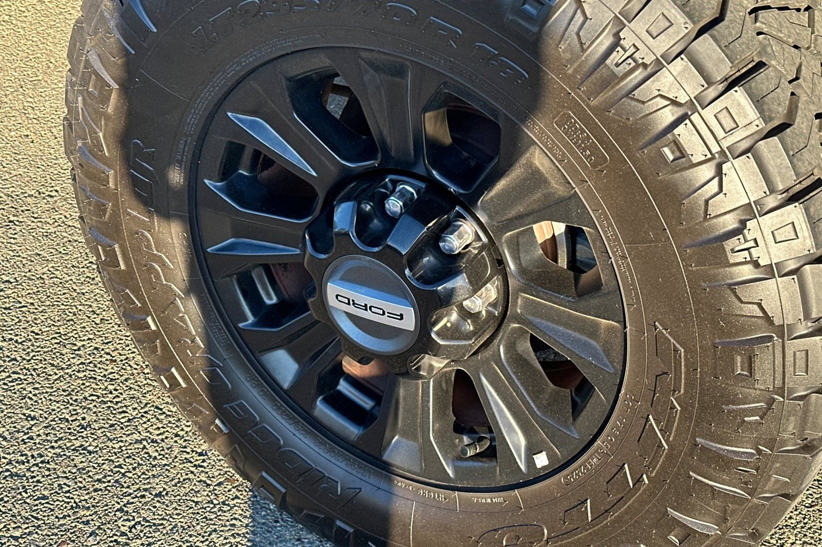 Used 2022 Ford F250 Platinum w/ Tremor Off-Road Package image 4