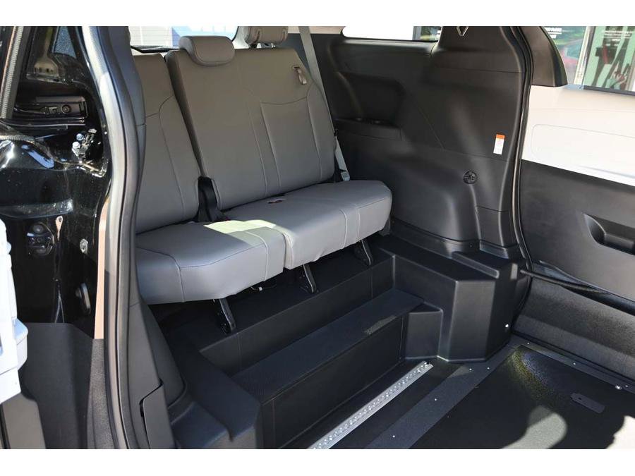 New 2025 Toyota Sienna XLE w/ XLE Plus Package AWD/4WD image 18