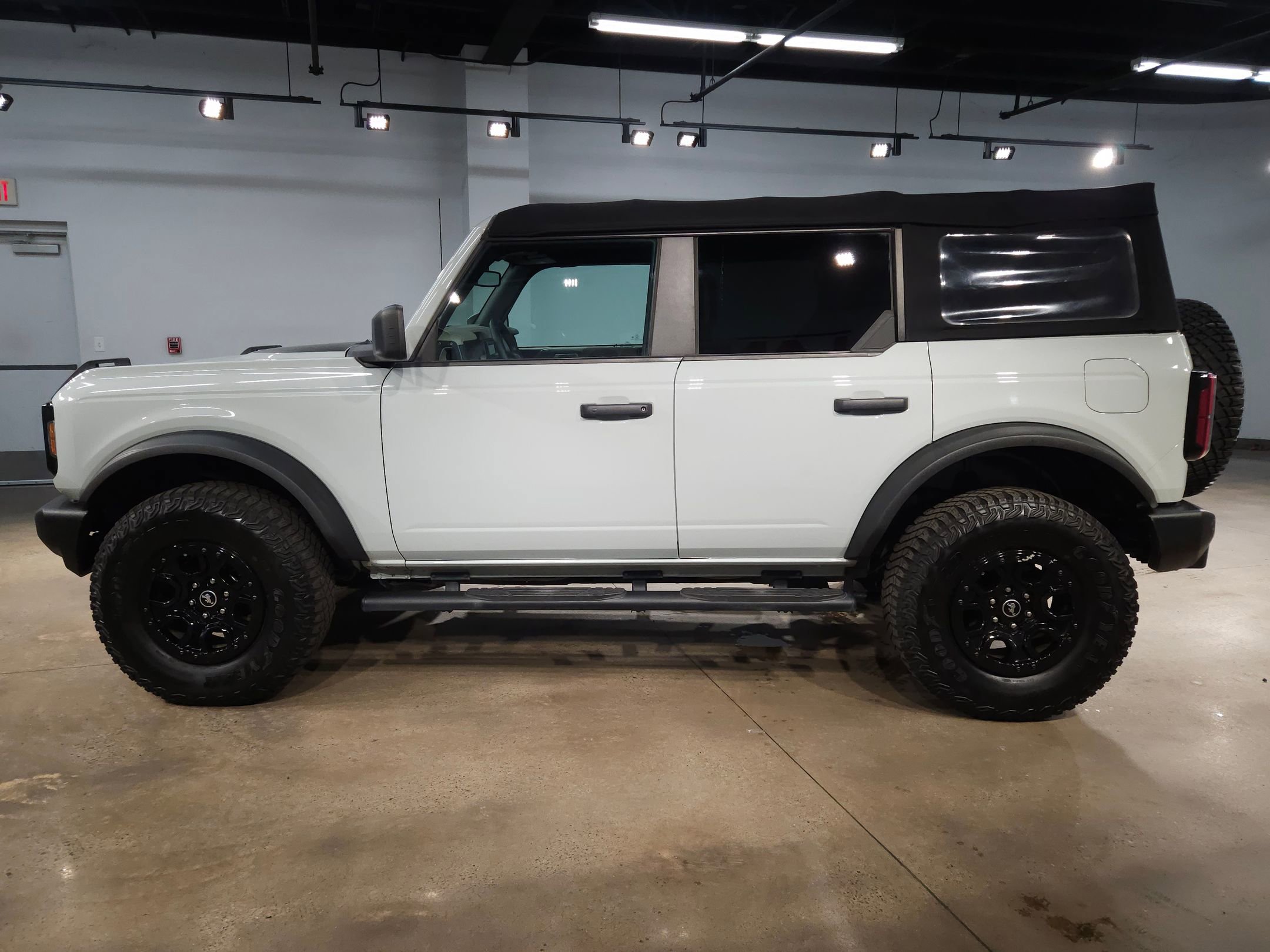 Used 2022 Ford Bronco Wildtrak image 4