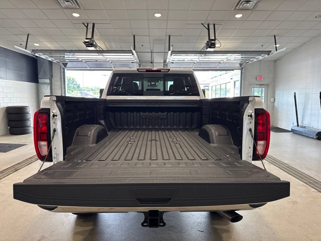 New 2026 GMC Sierra 2500 SLE w/ SLE Value Package; AWD/4WD image 18