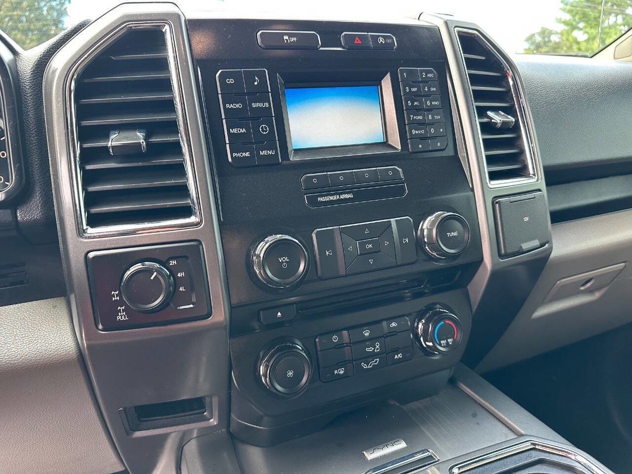 Used 2015 Ford F150 XLT w/ Equipment Group 301A Mid image 3